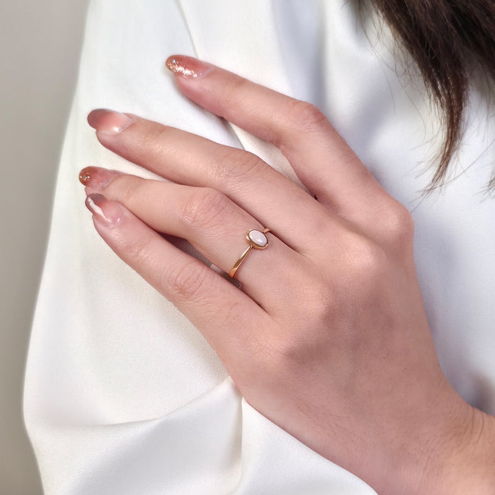 Classic Oval Opal Ring in 9ct Yellow Gold