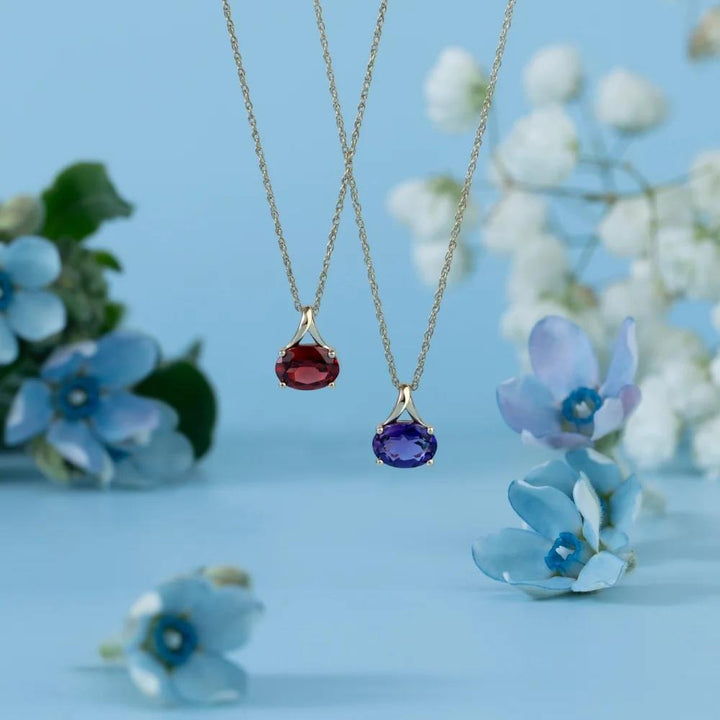 Classic Oval Garnet Pendant Necklace in 9ct Yellow Gold 7x5mm