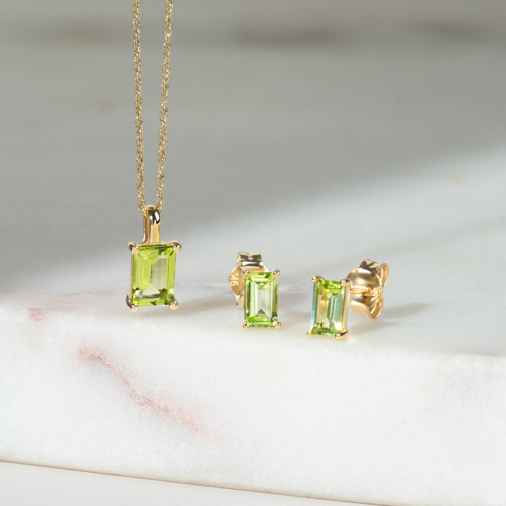 Classic Baguette Peridot  Stud Earrings in 9ct Yellow Gold