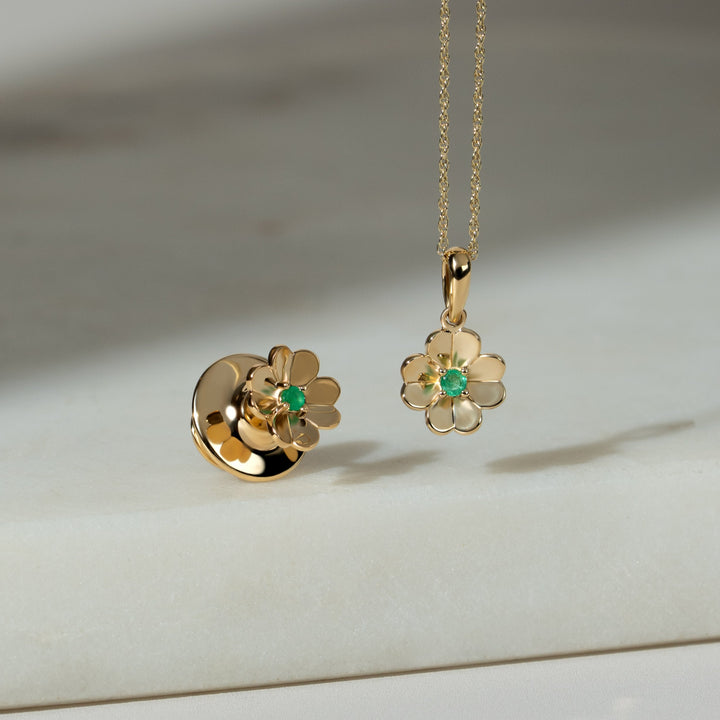 Gardenia Emerald Clover Pin In 9ct Yellow Gold