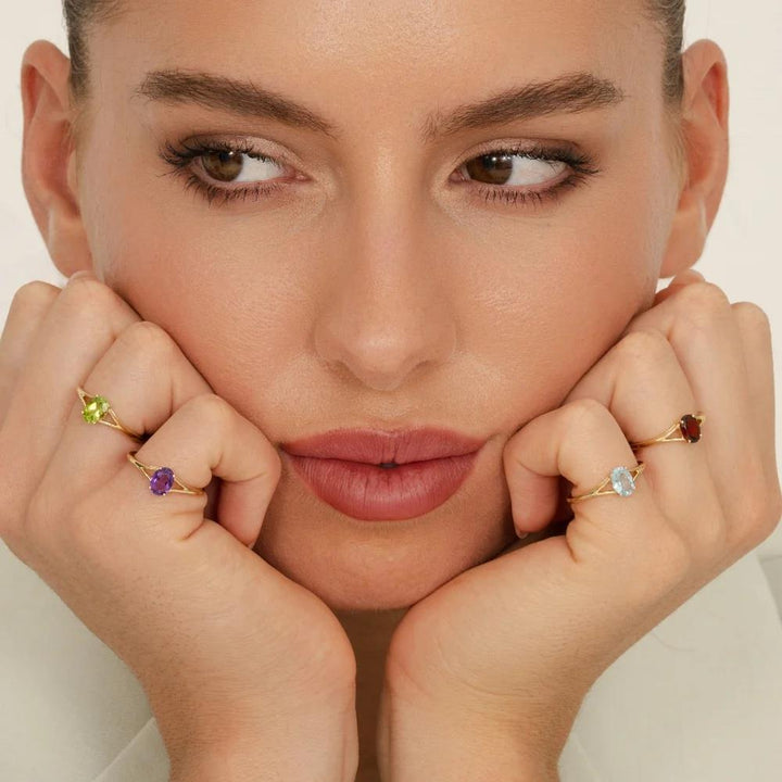 Classic Oval Amethyst Ring in 9ct Yellow Gold
