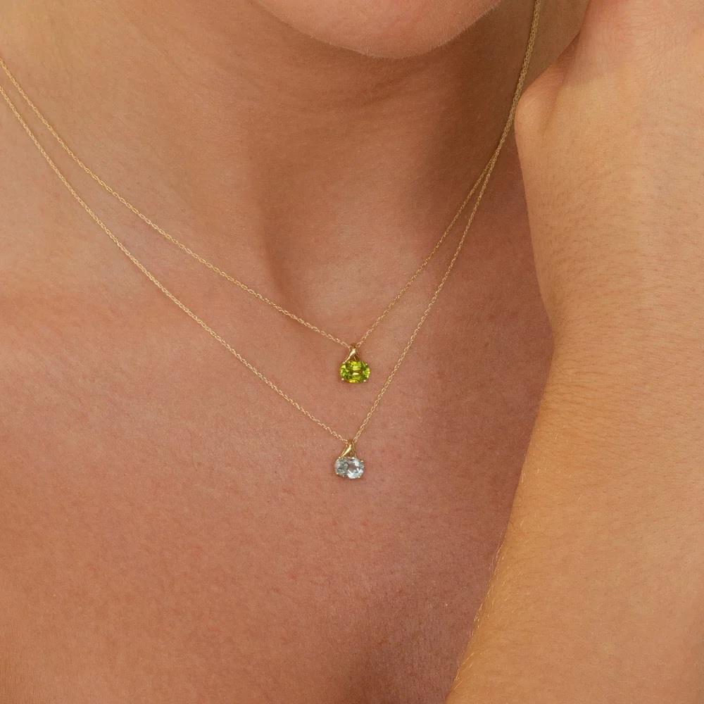 Classic Oval Peridot Pendant Necklace in 9ct Yellow Gold 7x5mm