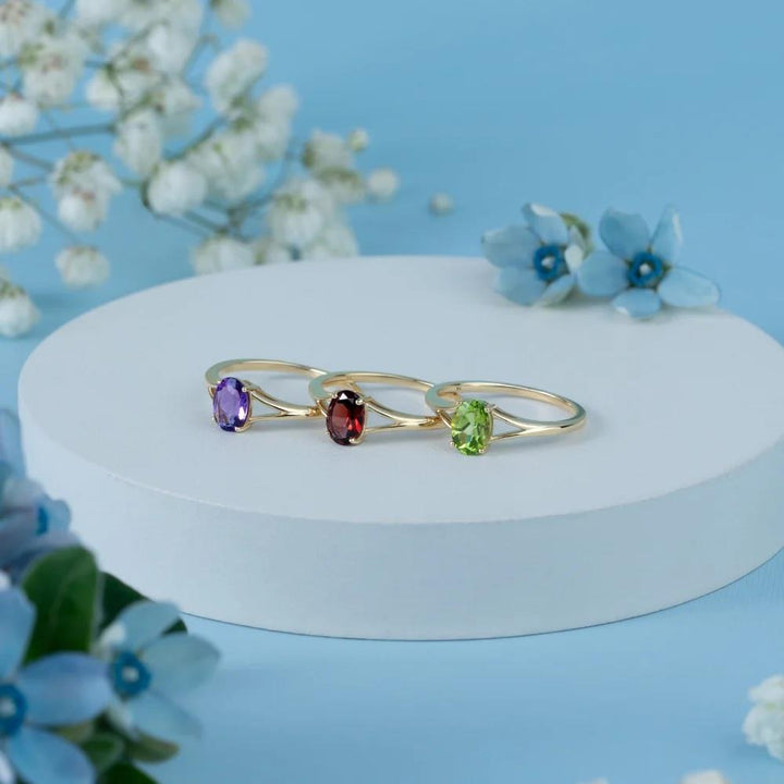 Classic Oval Peridot Ring in 9ct Yellow Gold