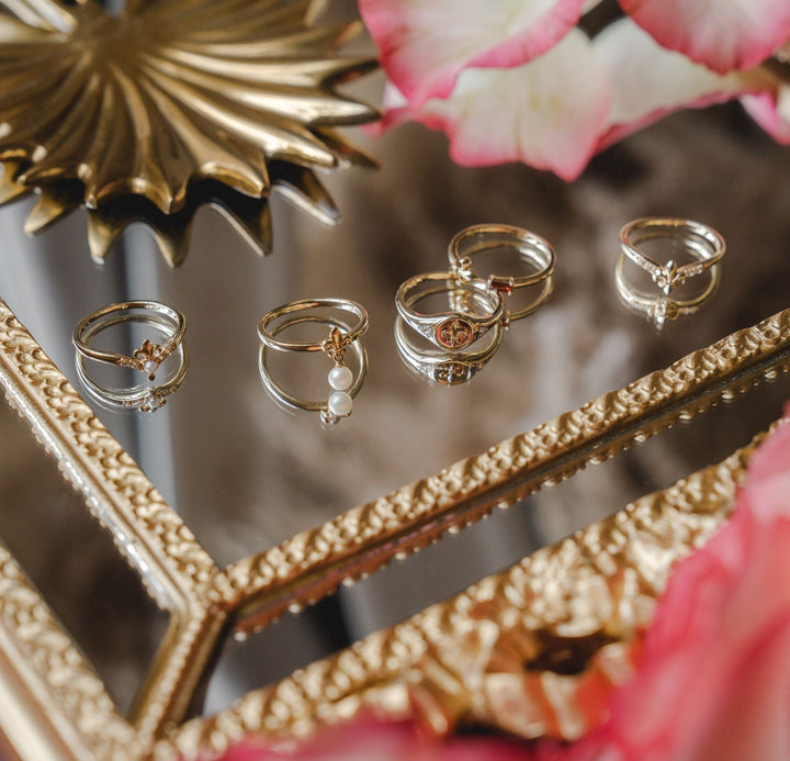 133R9475019 ECFEW™ Garnet Open Fleur De Lis Ring In 9ct Yellow Gold 4