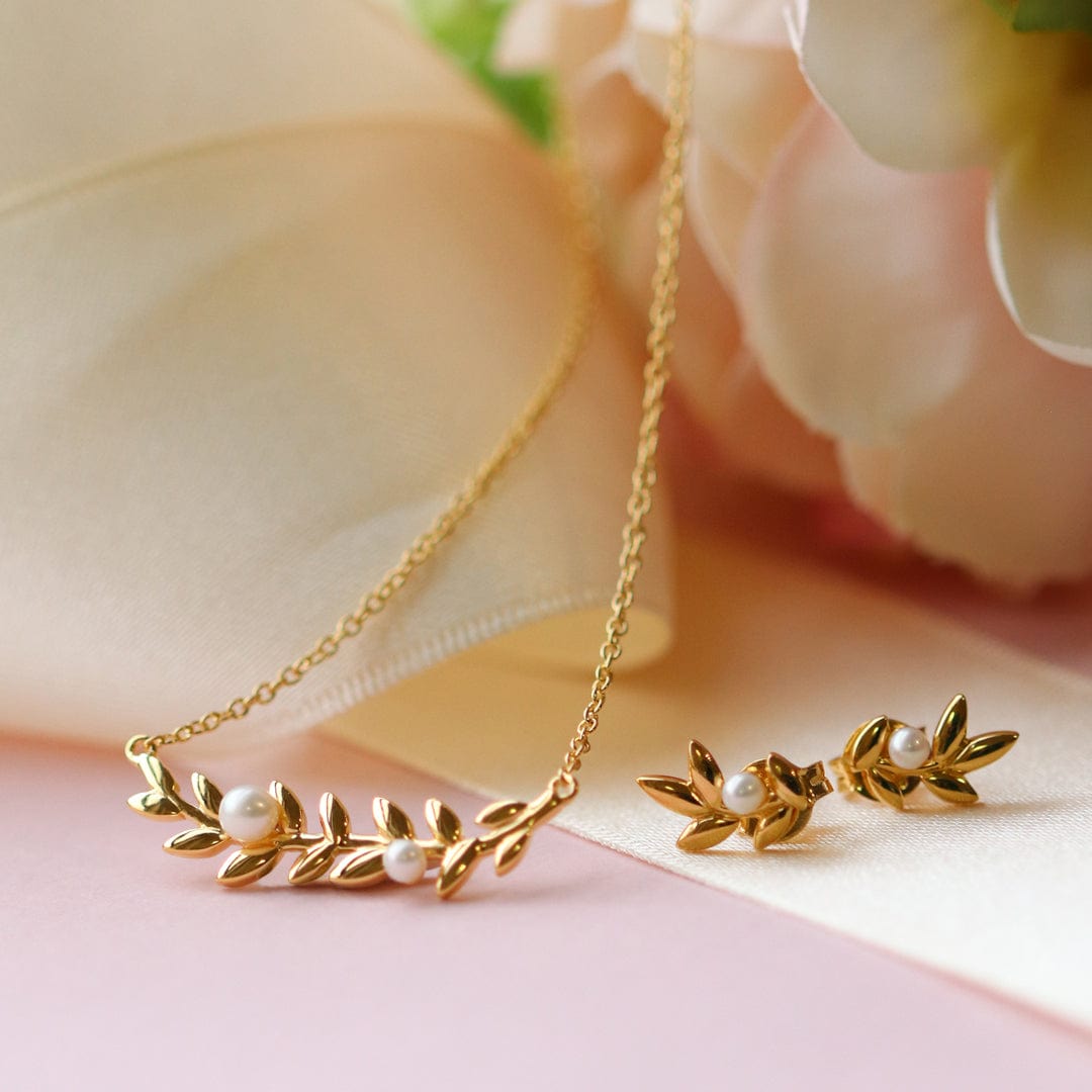 O Leaf Pearl Necklace